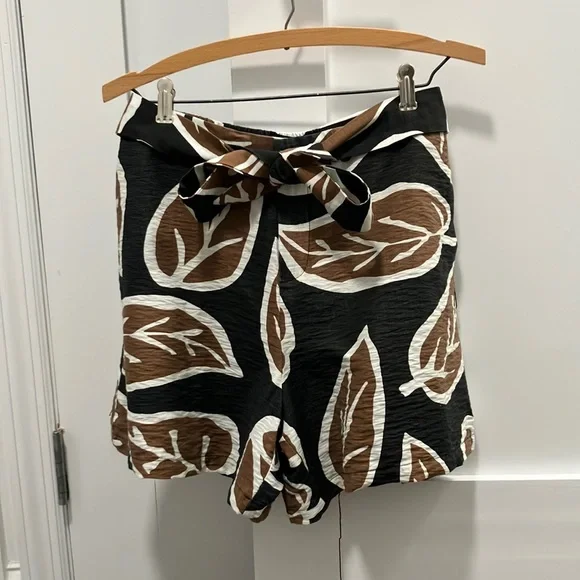 NWT Who What Wear Shorts Size S - Picture 2 of 8